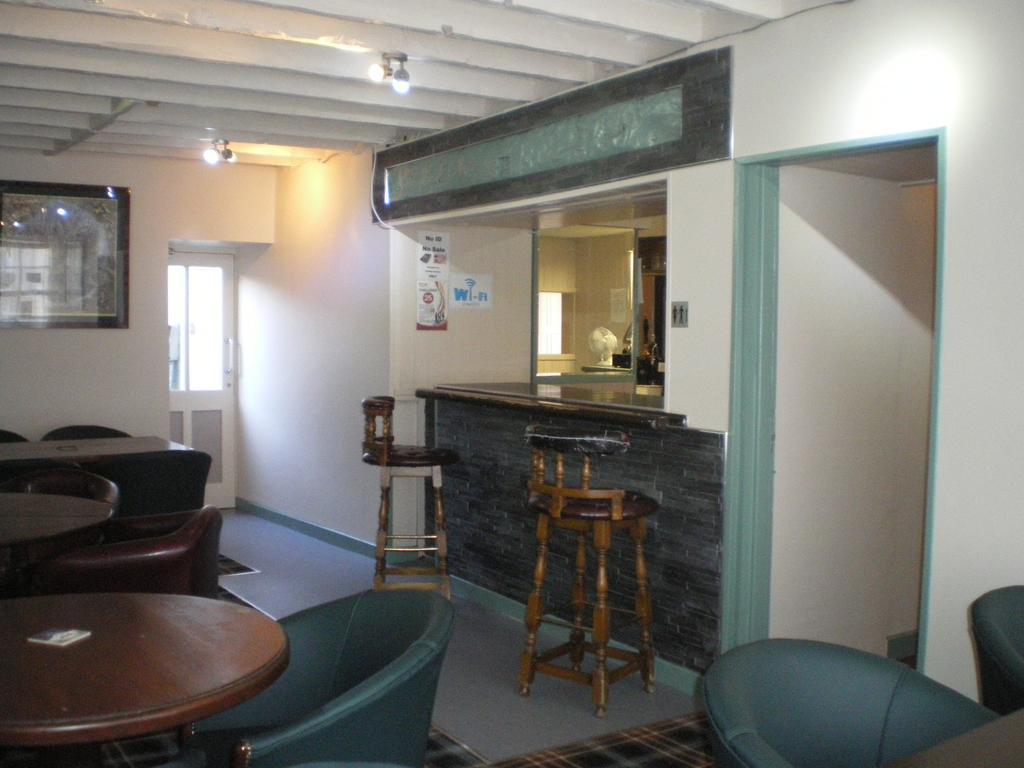 Crown Hotel プスヘリ エクステリア 写真