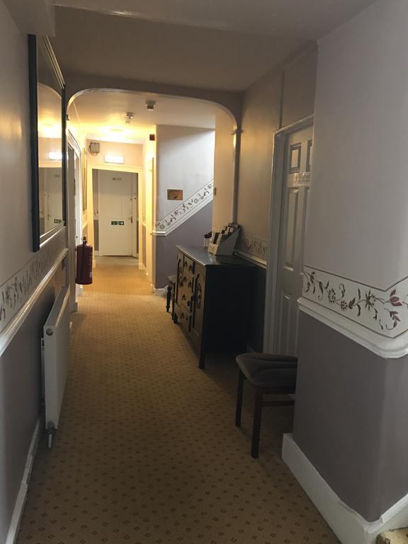 Crown Hotel プスヘリ エクステリア 写真