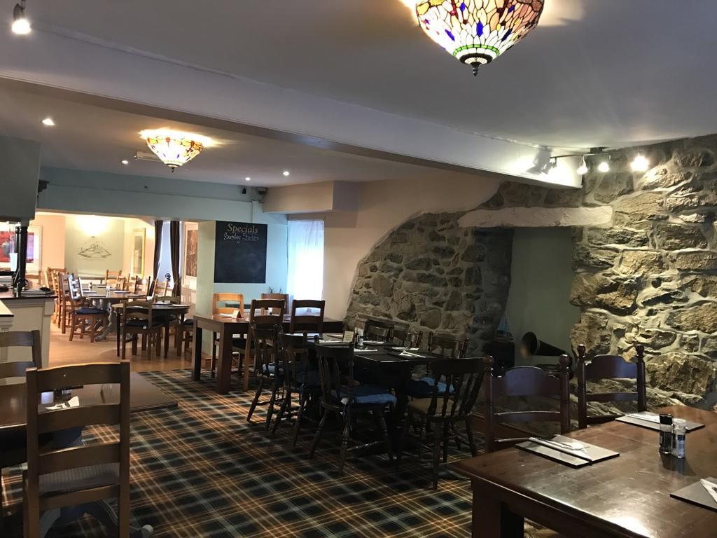 Crown Hotel プスヘリ エクステリア 写真